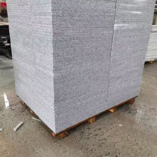 宿州 芝麻白火烧面1.8厚300*600地铺石，尺寸标准，厚薄均匀