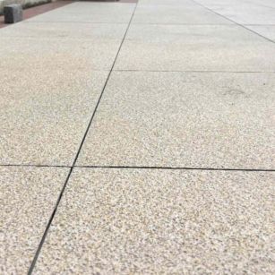 宿州 黄金麻花岗岩石板材荔枝面地面铺装效果