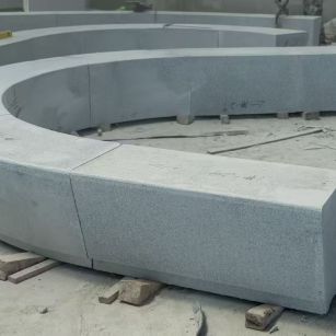 宿州 芝麻白花岗岩光面弧形坐凳