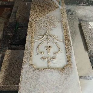 宿州 黄金麻花岗岩异形加工雕刻栏杆大柱