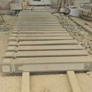 宿州 芝麻白异形加工雕刻-栏杆大柱，方柱