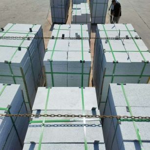 宿州 芝麻白花岗岩5公分地铺石 花岗岩厂家工厂装车日常