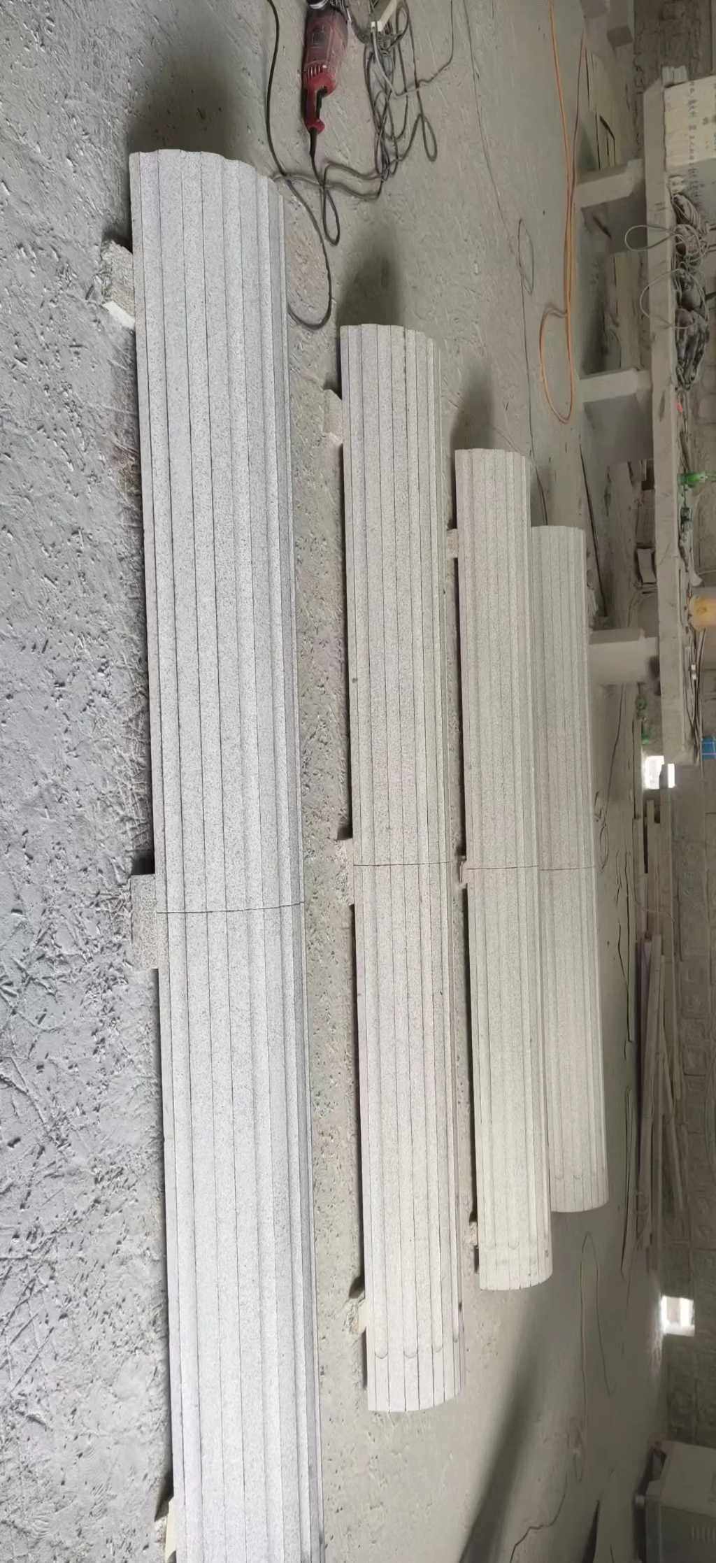 宿州 花岗岩厂家带你看白麻花岗岩门楼大柱柱皮