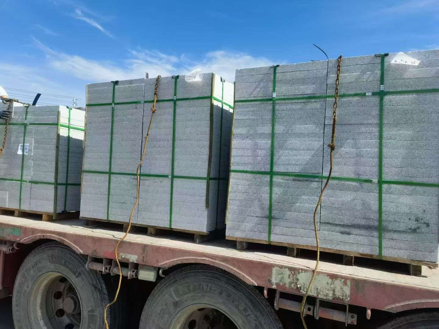 宿州 芝麻白花岗岩地铺石装车日常