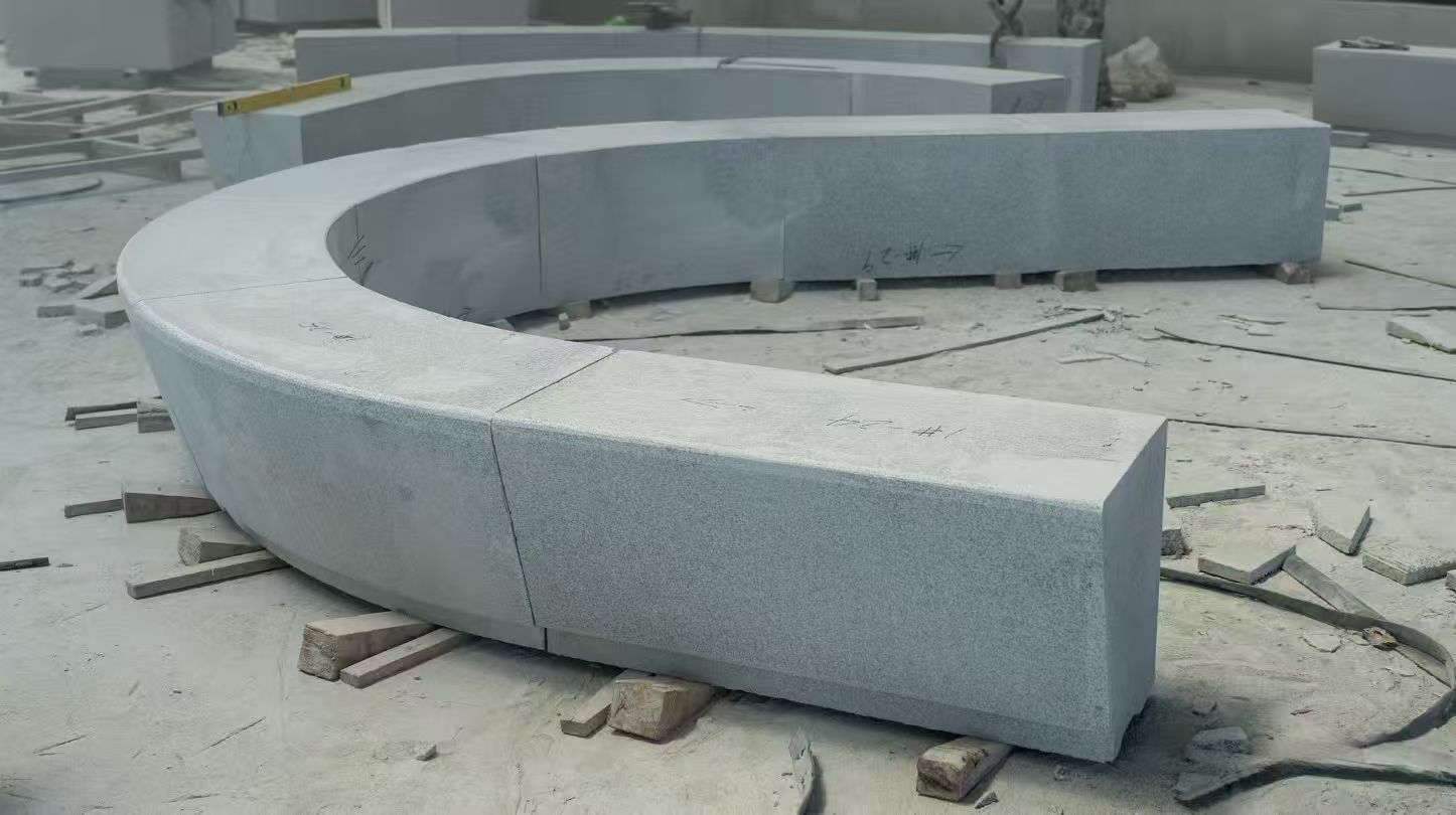 宿州 芝麻白花岗岩光面弧形坐凳