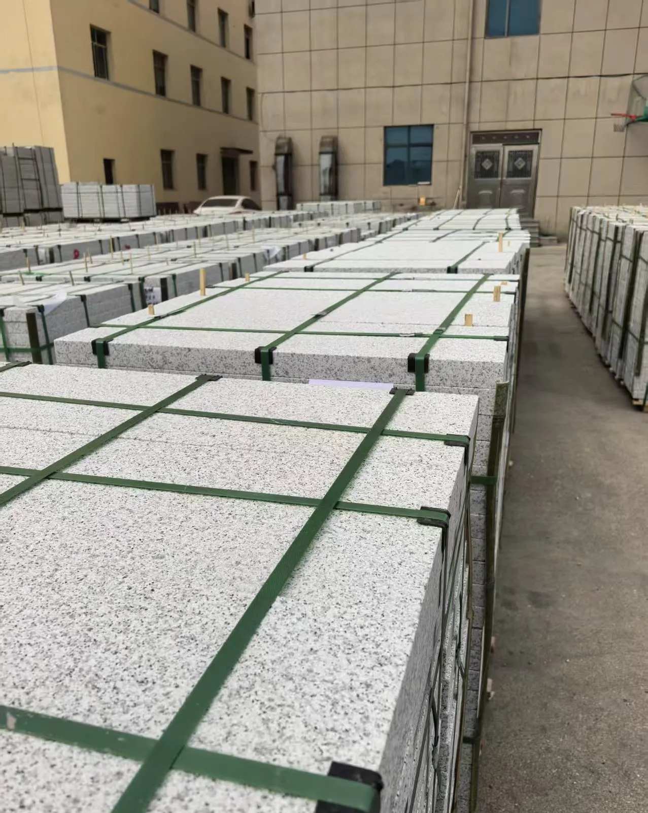 宿州 白麻花岗岩5.0公分荔枝面地铺石