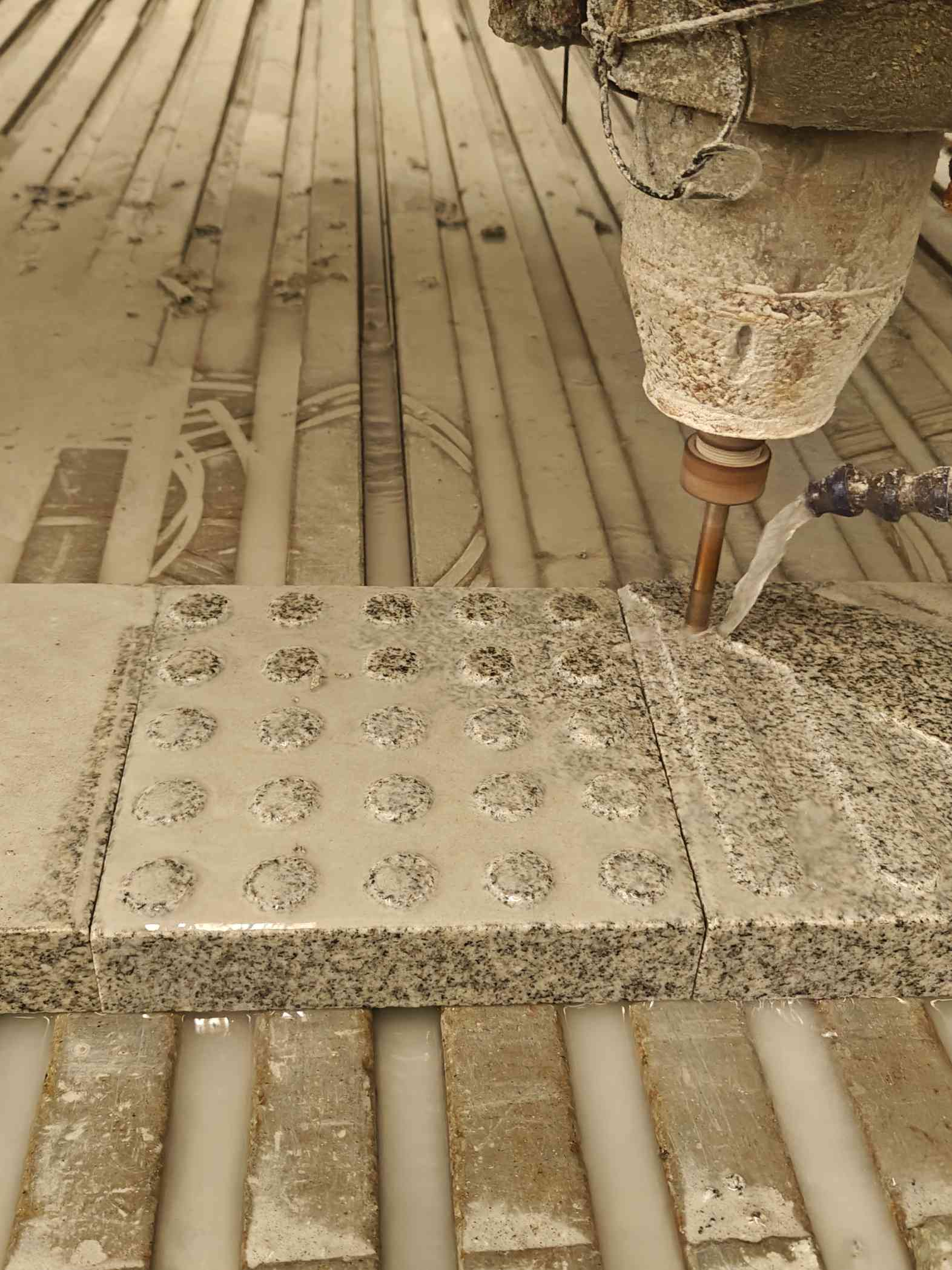 宿州 芝麻白花岗岩石材盲人石、盲道石、盲点石