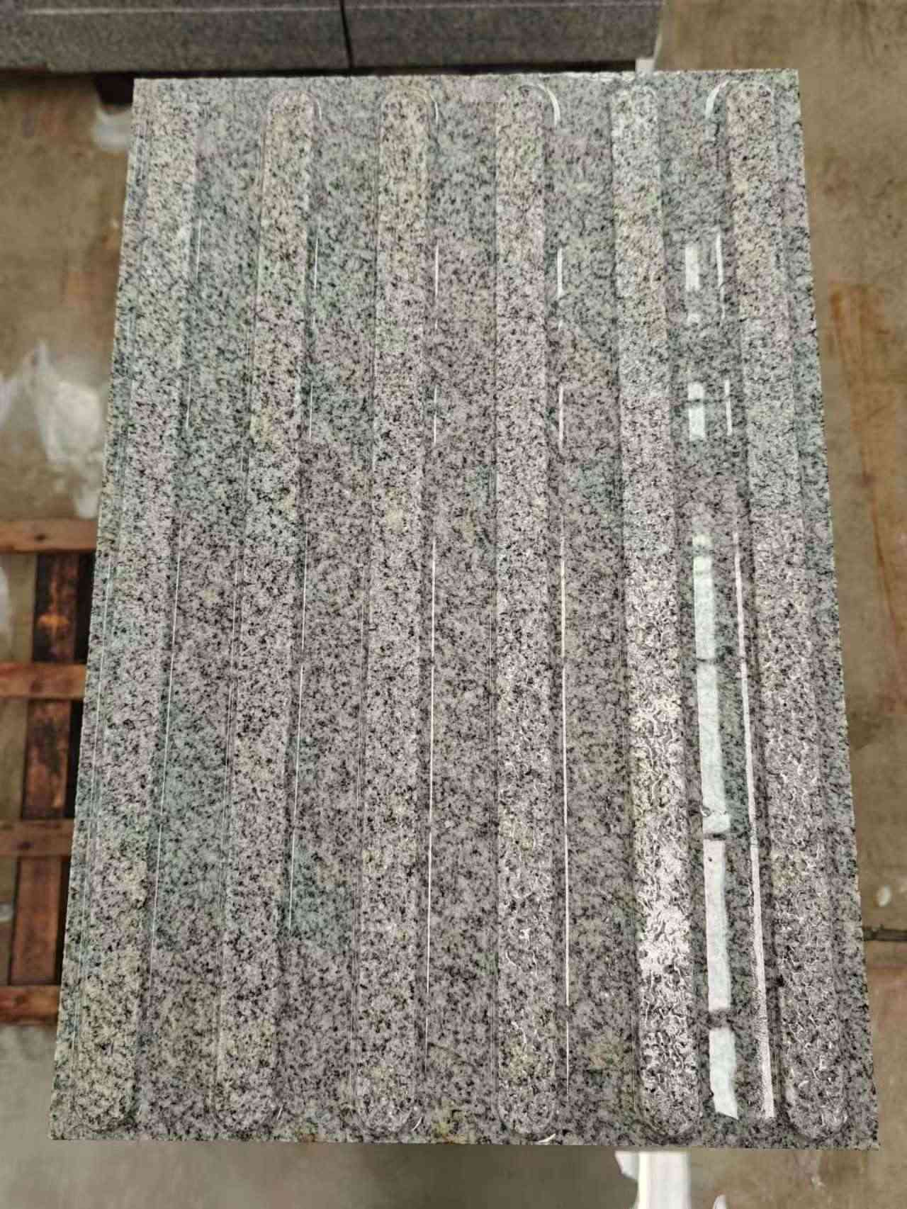 宿州 芝麻白花岗岩荔枝面雕刻盲道，盲条