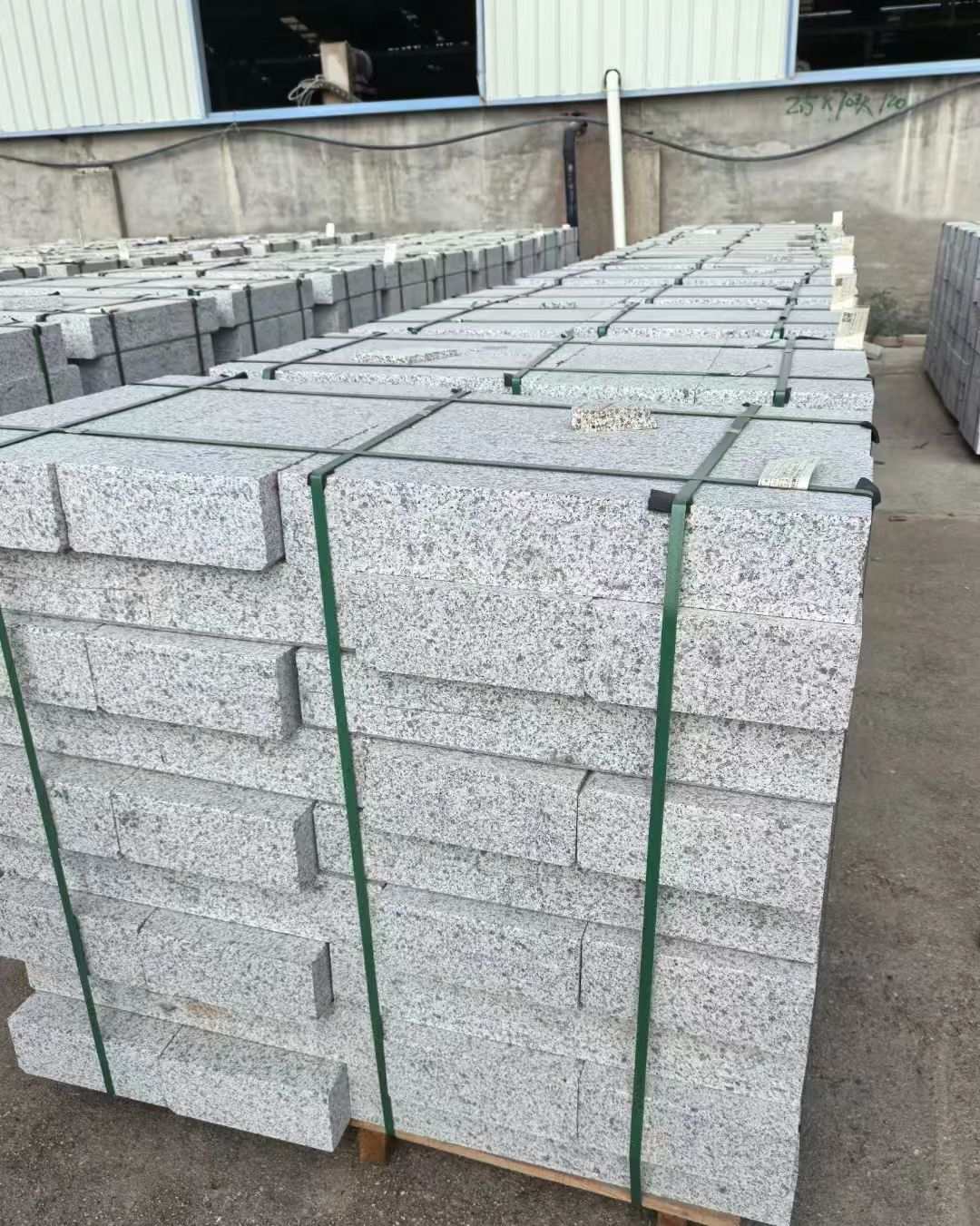 宿州 白麻花岗岩路沿石，弧形路沿石，道牙石，马路牙子，界石，路缘石，平沿石，直岩石，平缘石等