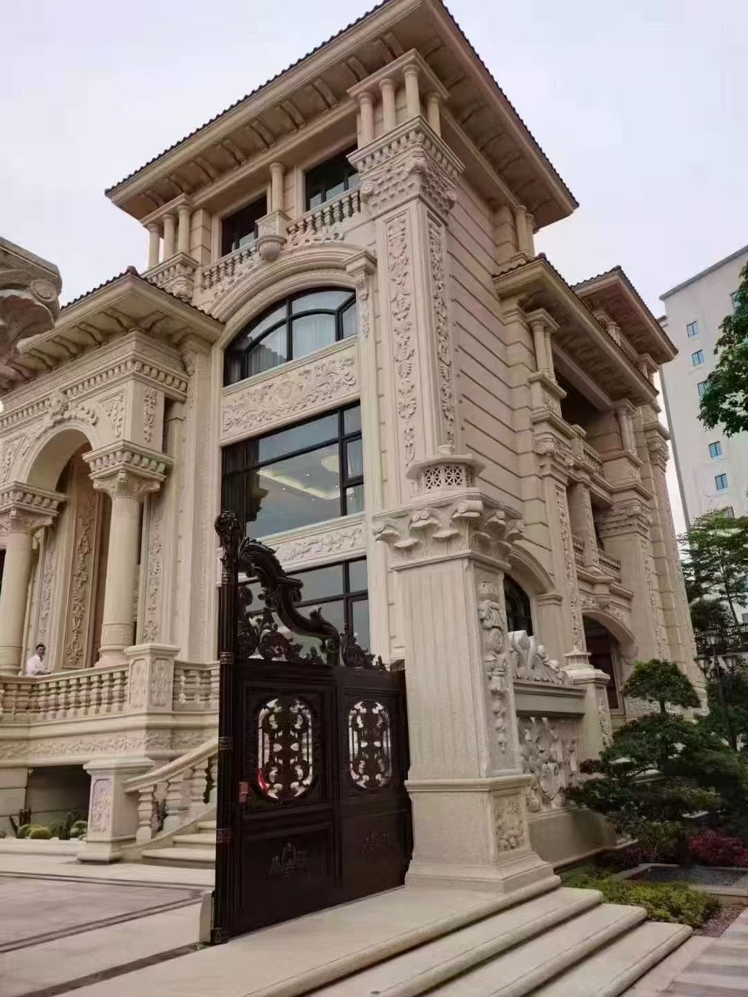 宿州 黄金麻花岗岩别墅外墙干挂效果展示